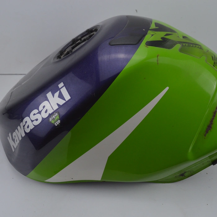 Réservoir zx6r 1998 kawasaki 600 cm3