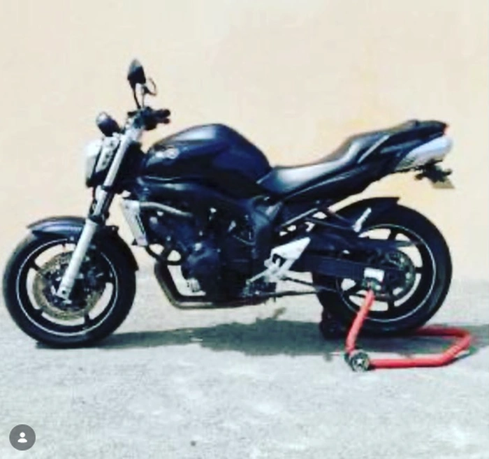 Fz6 2005 Yamaha naked noire